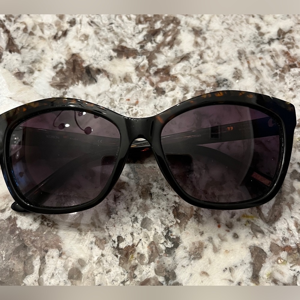 Sunglasses plastic